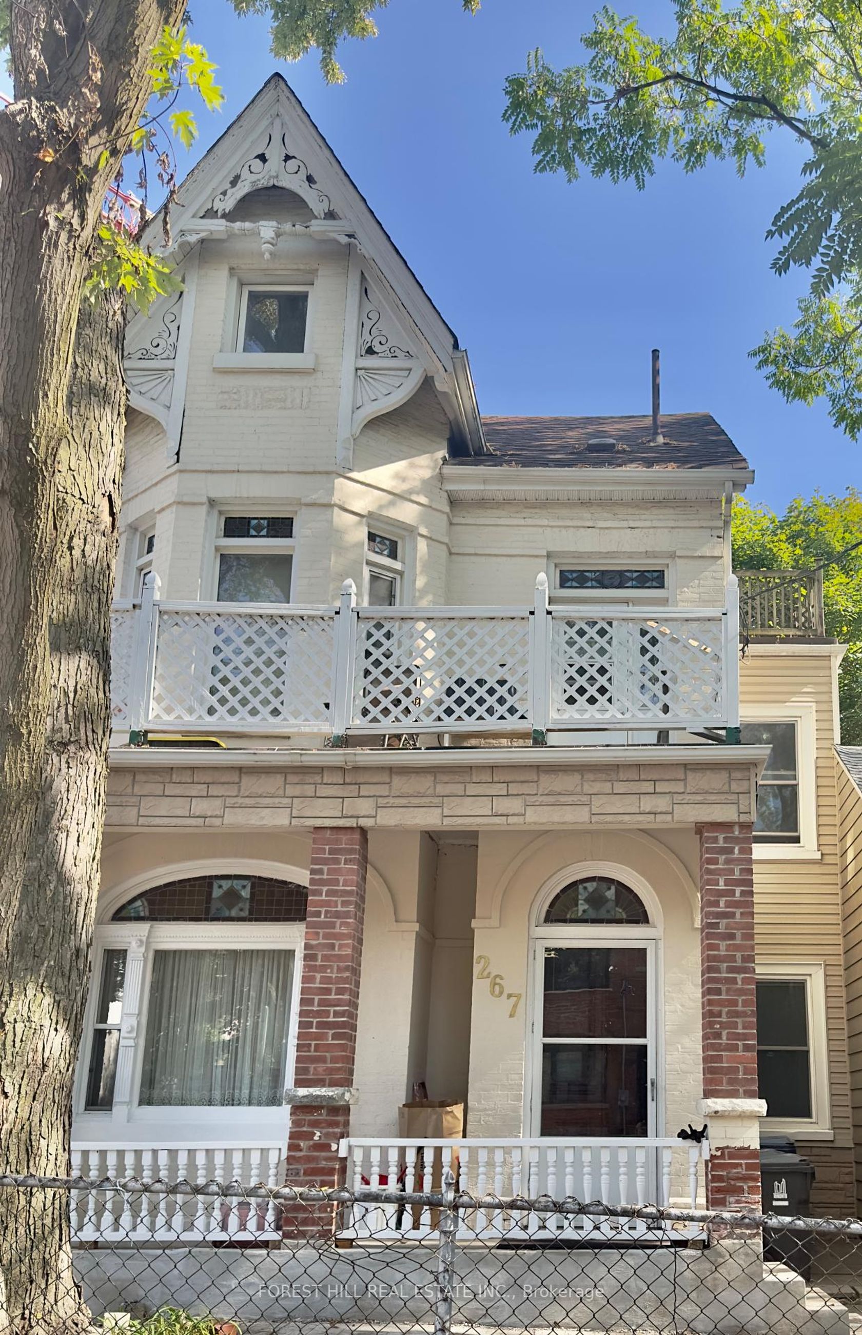 267 Seaton Street, Moss Park, Toronto by Alessia Polo 267 Seaton Street, Moss Park, Toronto
