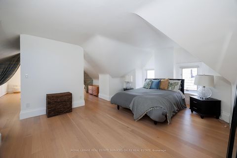 Photo 17 at 134 Roxborough Street W, Annex, Toronto