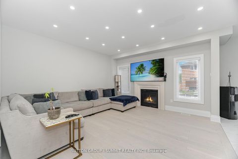 Photo 13 at 16 Westminster Circle, Shore, Barrie Photo 13 at 16 Westminster Circle, Shore, Barrie