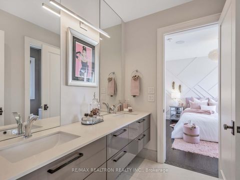 Photo 30 at 10 Malaren Road, Maple, Vaughan