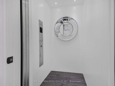 Photo 34 at 10 Malaren Road, Maple, Vaughan
