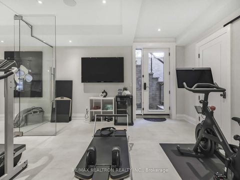 Photo 42 at 10 Malaren Road, Maple, Vaughan