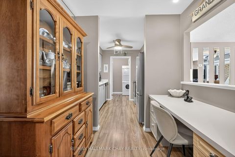 Photo 2 at 124 - 10 Coulter Street, Sunnidale, Barrie