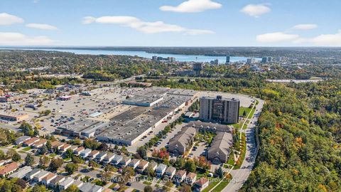 Photo 18 at 124 - 10 Coulter Street, Sunnidale, Barrie