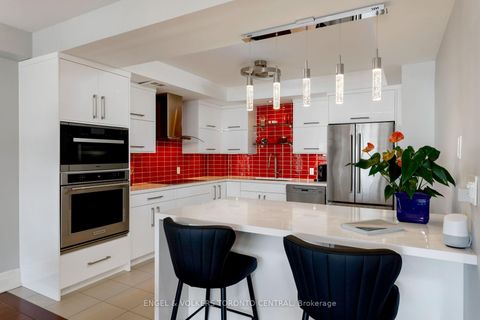 Photo 4 at 803E - 460 Queens Quay Way W, Waterfront Communities C1, Toronto