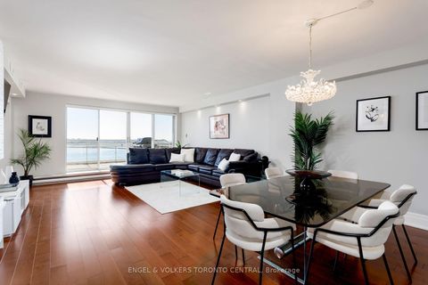 Photo 5 at 803E - 460 Queens Quay Way W, Waterfront Communities C1, Toronto