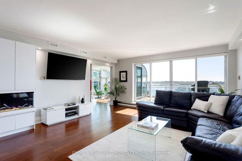 Photo 10 at 803E - 460 Queens Quay Way W, Waterfront Communities C1, Toronto