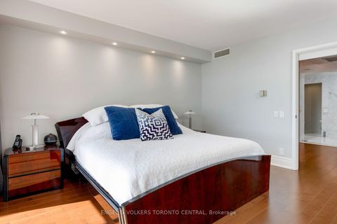 Photo 19 at 803E - 460 Queens Quay Way W, Waterfront Communities C1, Toronto