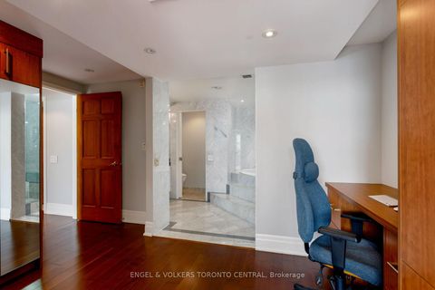 Photo 20 at 803E - 460 Queens Quay Way W, Waterfront Communities C1, Toronto