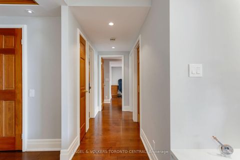 Photo 23 at 803E - 460 Queens Quay Way W, Waterfront Communities C1, Toronto
