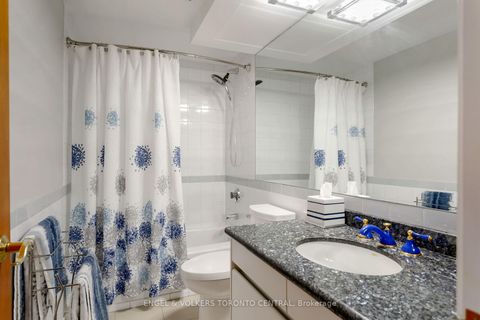 Photo 24 at 803E - 460 Queens Quay Way W, Waterfront Communities C1, Toronto