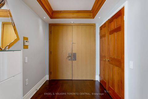 Photo 26 at 803E - 460 Queens Quay Way W, Waterfront Communities C1, Toronto