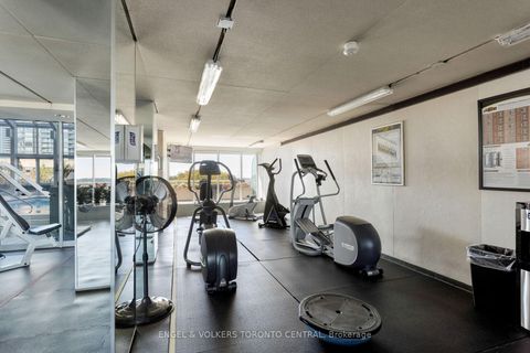 Photo 30 at 803E - 460 Queens Quay Way W, Waterfront Communities C1, Toronto