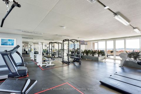 Photo 31 at 803E - 460 Queens Quay Way W, Waterfront Communities C1, Toronto