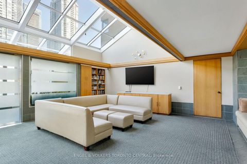 Photo 37 at 803E - 460 Queens Quay Way W, Waterfront Communities C1, Toronto