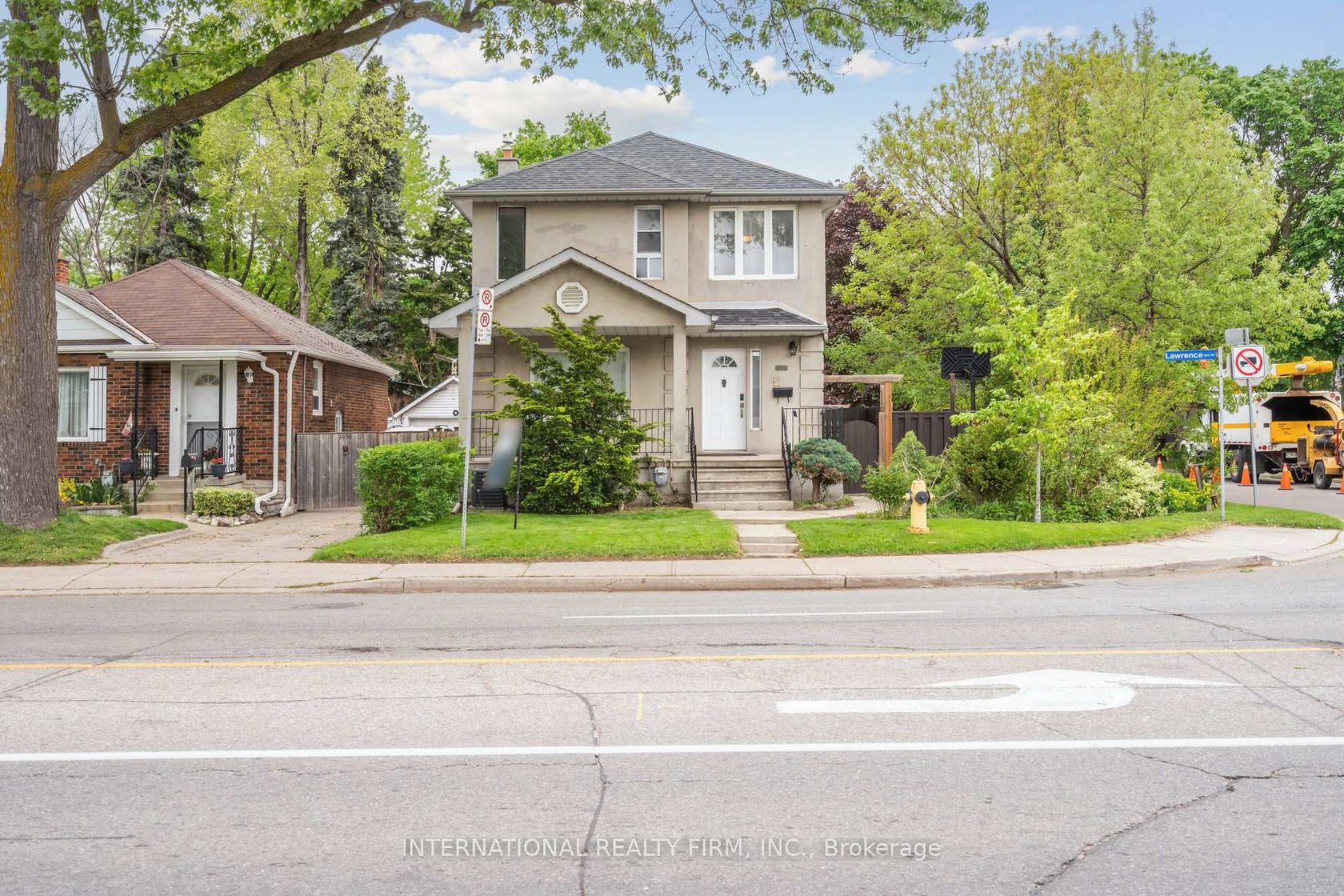 1928 Lawrence Avenue W, Weston, Toronto 