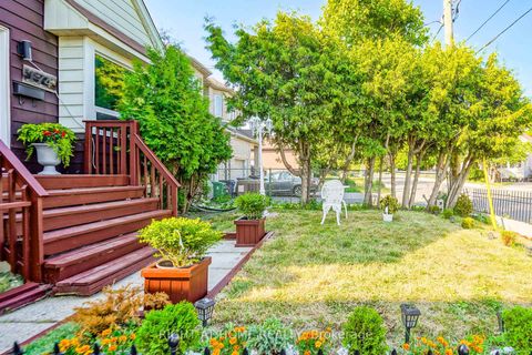Photo 2 at 174 Aylesworth Avenue, Cliffside, Toronto