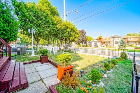 Photo 3 at 174 Aylesworth Avenue, Cliffside, Toronto