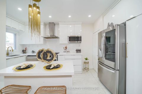 Photo 7 at 174 Aylesworth Avenue, Cliffside, Toronto