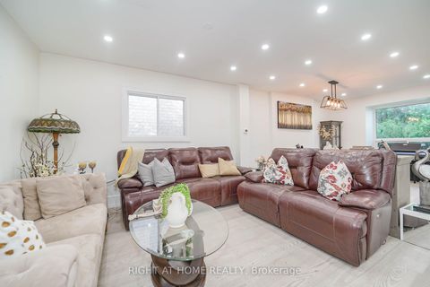 Photo 13 at 174 Aylesworth Avenue, Cliffside, Toronto