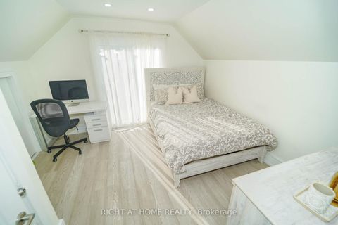 Photo 24 at 174 Aylesworth Avenue, Cliffside, Toronto