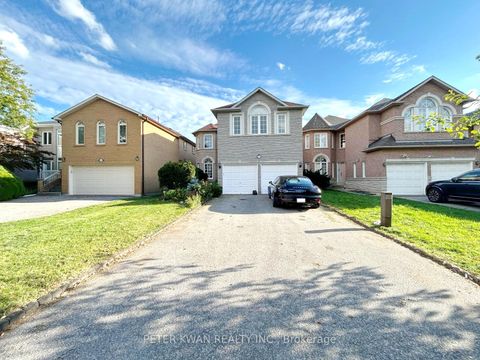 Photo 1 at 231 Pinewood Drive, Yorkhill, Vaughan
