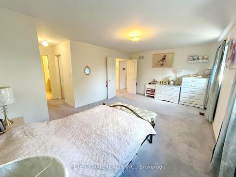 Photo 16 at 231 Pinewood Drive, Yorkhill, Vaughan