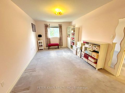 Photo 17 at 231 Pinewood Drive, Yorkhill, Vaughan