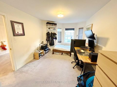 Photo 19 at 231 Pinewood Drive, Yorkhill, Vaughan