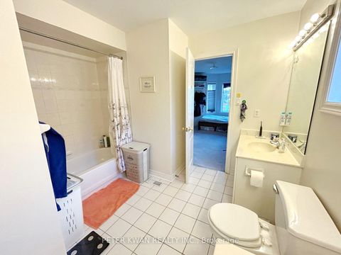 Photo 20 at 231 Pinewood Drive, Yorkhill, Vaughan