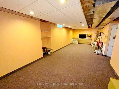 Photo 33 at 231 Pinewood Drive, Yorkhill, Vaughan