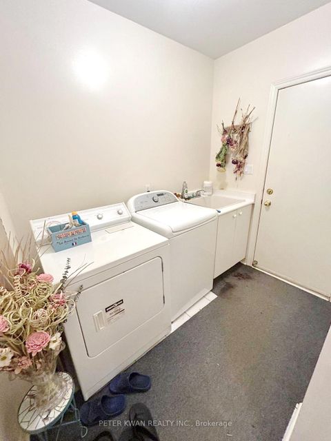 Photo 35 at 231 Pinewood Drive, Yorkhill, Vaughan