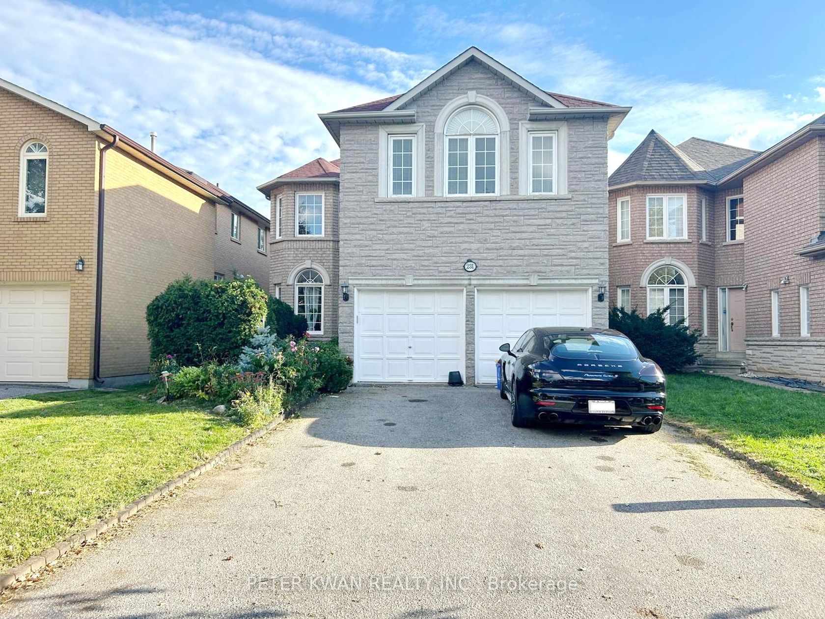 231 Pinewood Drive, Yorkhill, Vaughan 