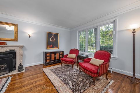 Photo 5 at 223 Riverside Drive, Swansea, Toronto