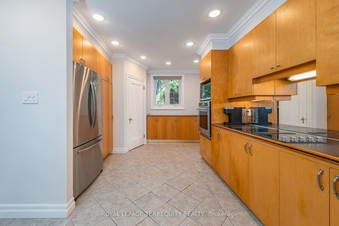 Photo 13 at 223 Riverside Drive, Swansea, Toronto