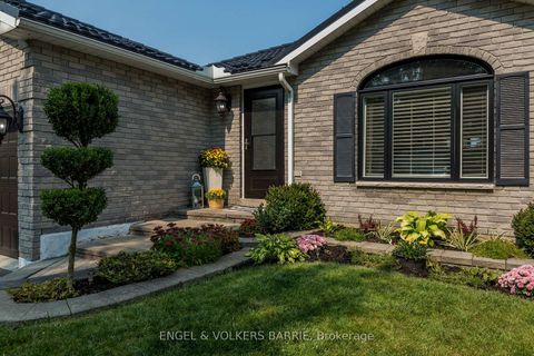 Photo 1 at 139 Columbia Road, Holly, Barrie