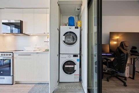 Photo 3 at 705 - 2369 Danforth Avenue, Danforth, Toronto