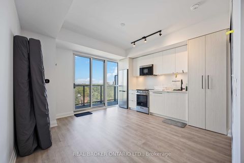 Photo 4 at 705 - 2369 Danforth Avenue, Danforth, Toronto