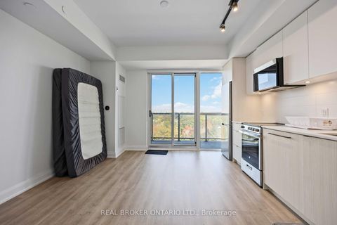 Photo 10 at 705 - 2369 Danforth Avenue, Danforth, Toronto