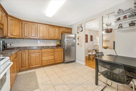 Photo 7 at 14 - 25 Pebble Byway, Hillcrest Village, Toronto