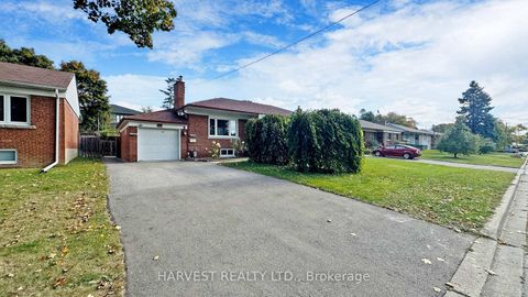Photo 1 at 47 Commons Drive, Sullivan, Toronto