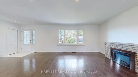 Photo 4 at 47 Commons Drive, Sullivan, Toronto