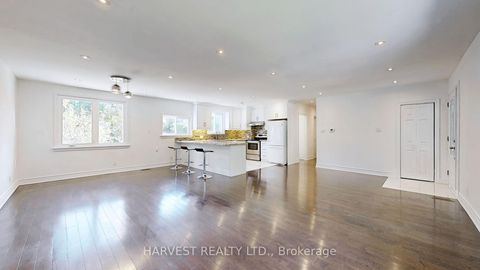 Photo 5 at 47 Commons Drive, Sullivan, Toronto