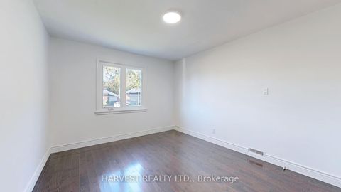 Photo 15 at 47 Commons Drive, Sullivan, Toronto