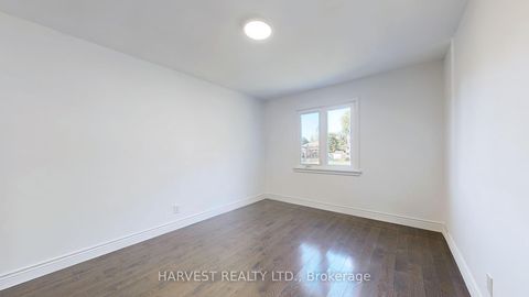 Photo 16 at 47 Commons Drive, Sullivan, Toronto