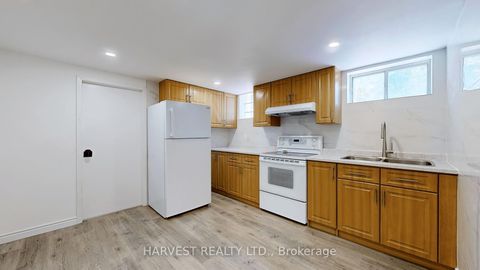 Photo 25 at 47 Commons Drive, Sullivan, Toronto