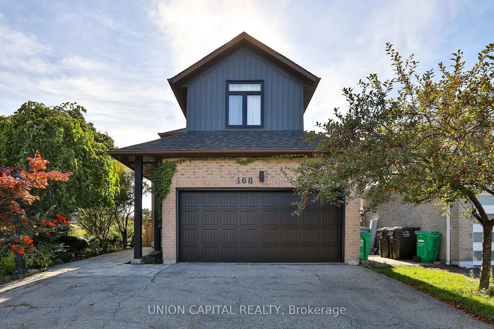 168 Kingsbridge Garden Circle, Hurontario, Mississauga 