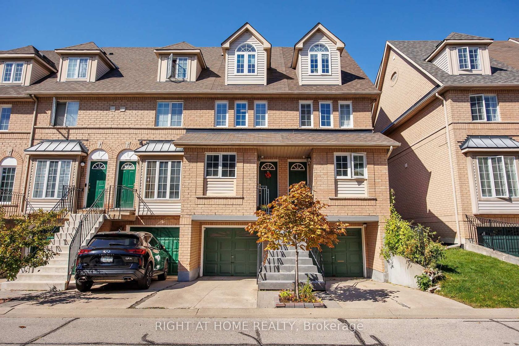 8 - 75 Strathaven Drive, Hurontario, Mississauga 