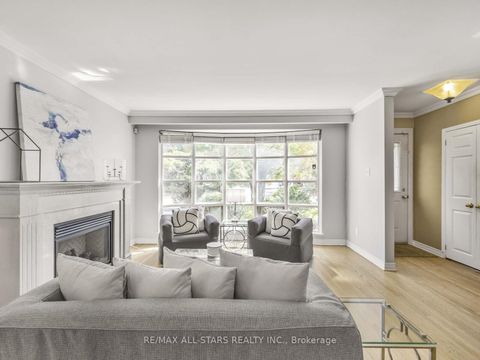Photo 8 at 220 Catalina Drive, Guildwood, Toronto
