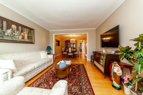 Photo 4 at 288 Hullmar Drive, Black Creek, Toronto